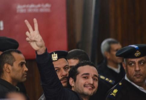 Egiptio : porĉiama malliberejo por 230 aktivuloj de la revolucio