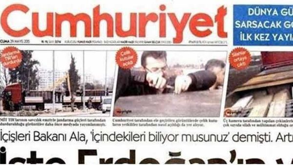 La turka ĵurnalo Cumhuriyet publikigis ĉi 29an de majo 2015 bildojn pri liverado de obusoj en Sirio fare de la turkaj sekretaj servoj.