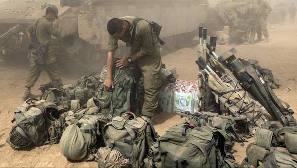 Israelaj militistaj eksportadoj en Afriko ege kreskis pasintjare (Foto:soldato de Tsahal ĉe la landlimo kun Gazao, aŭgusto 2014 (AFP PHOTO / JACK GUEZ)