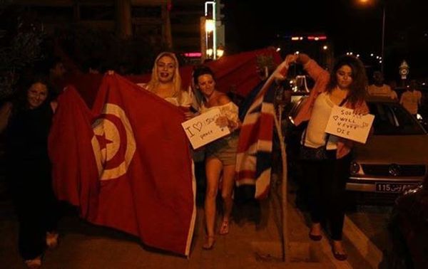 Tunizio : Susa : granda nokta manifestacio kontraŭ terorismo