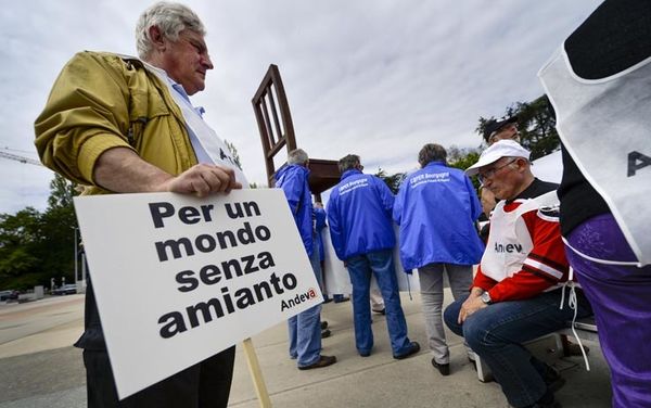 Italio : asbesto : malliberejo por 11 eks-estroj de Pirelli