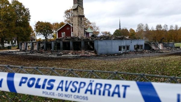 Svedio : Estonta centro por rifuĝintoj incendiita