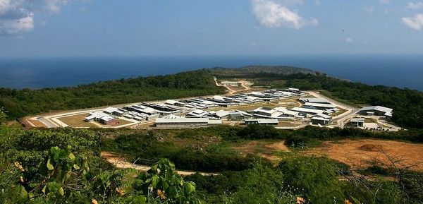 Aŭstralio : Ribelo en detenloko por migrantoj