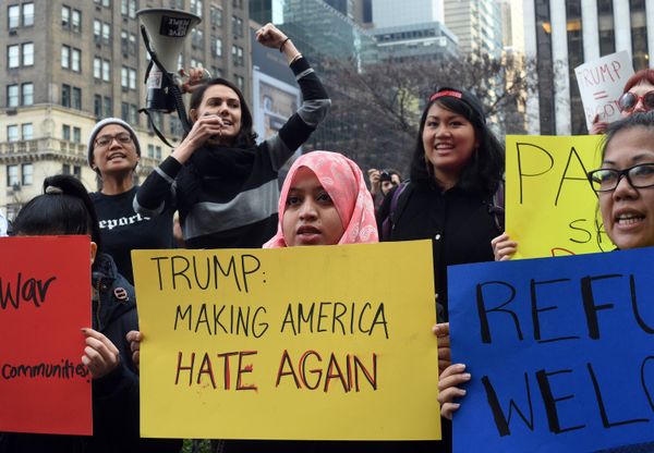 Usono : Novjorko : manifestacio kontraŭ la ideo de Trump pri la islamanoj