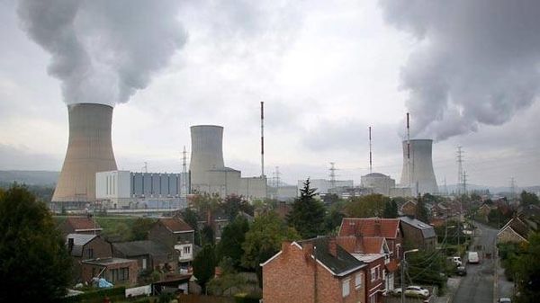 La atomcentralo de Tihange, en Belgio © Maxppp