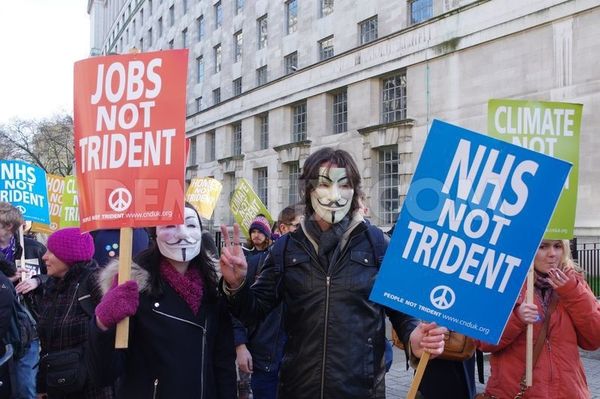 Unuiĝinta Reĝlando : kontraŭ-nuklea manifestacio en Londono
