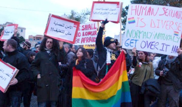 Foto : Unua manifestacio de samseksemuloj en Tunizio