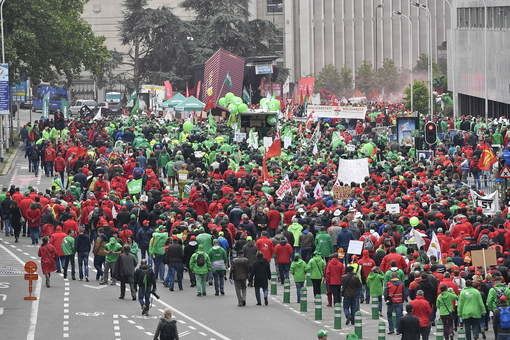 Belgio : 60000 personoj sur la bruselaj stratoj, laŭ la polico