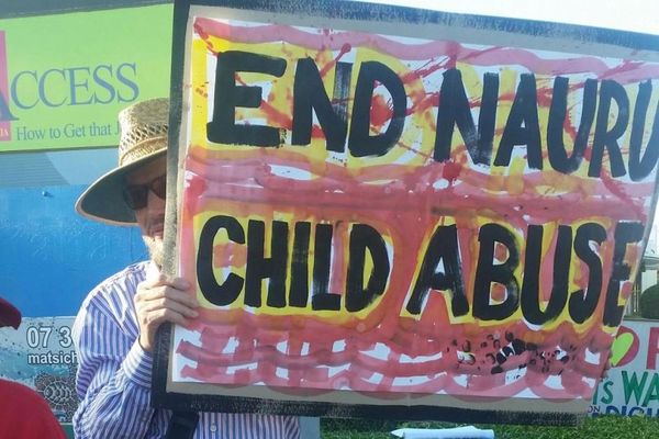 Naura Respubliko : Internacia Amnestio kaj Human Rights Watch akuzas la aŭstralian strategion
