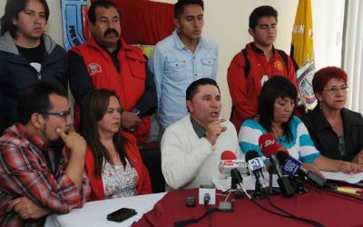 Ekvadoro: Labourstart kampanjo: la registaro minacas malfondi la sindikaton de la instruistoj