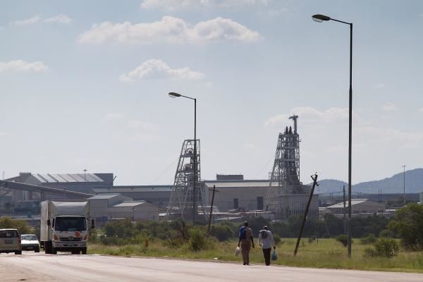 Platinminejo de Marikana, Sud-Afriko. © Dean Hutton/Bloomberg via Getty Images