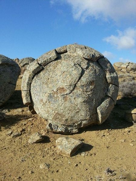 LA VALLEE DES PIERRES VIVANTES