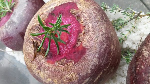 Betteraves en croûte de sel