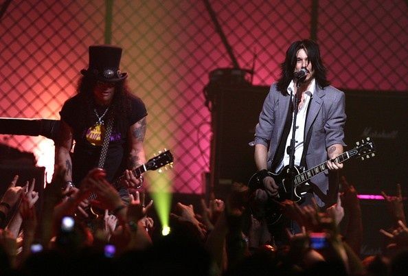 Duff McKagan & Gilby Clarke rejoignent Slash sur scène !