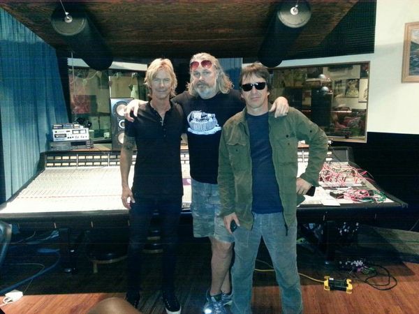 Duff McKagan et Izzy Stradlin ont enregistrés une chanson en studio