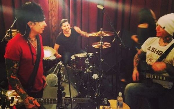 Sixx: A.M dévoile le nom de son batteur pour sa tournée américaine