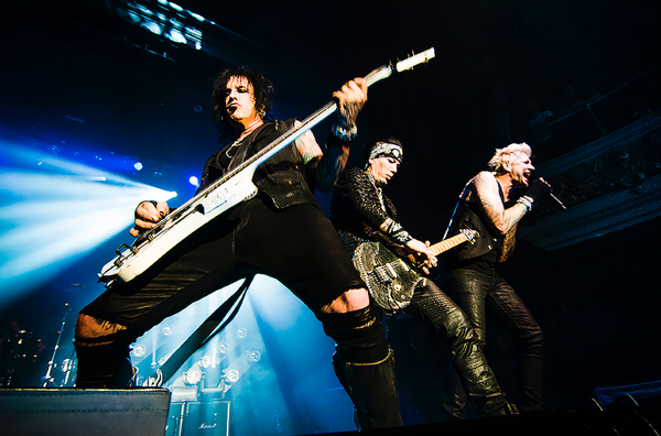Nikki Sixx annonce un nouvel album et une tournée mondiale en 2016 pour Sixx: A.M