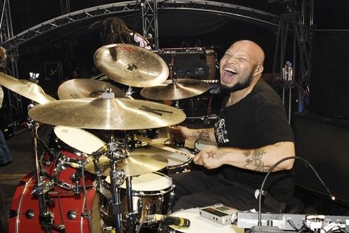 Il y a 9 ans, Frank Ferrer donnait son 1er show avec les Guns N' Roses