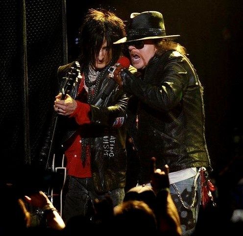 Selon Richard Fortus les Guns N' Roses feront quelque chose en 2016