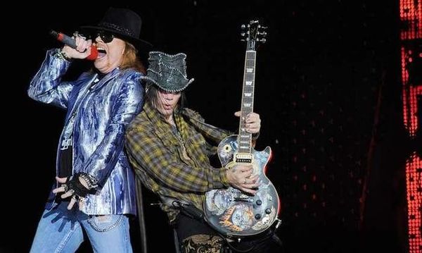 D.J Ashba évoque les raisons de son départ des Guns N' Roses