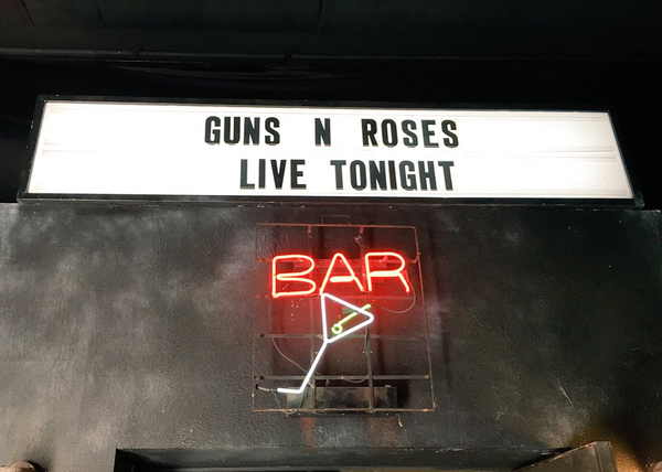 Concert surprise des Guns N' Roses au Troubadour !!!