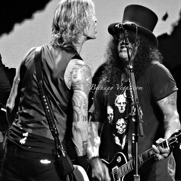 Le road trip de deux fans des Guns N' Roses se termine en prison