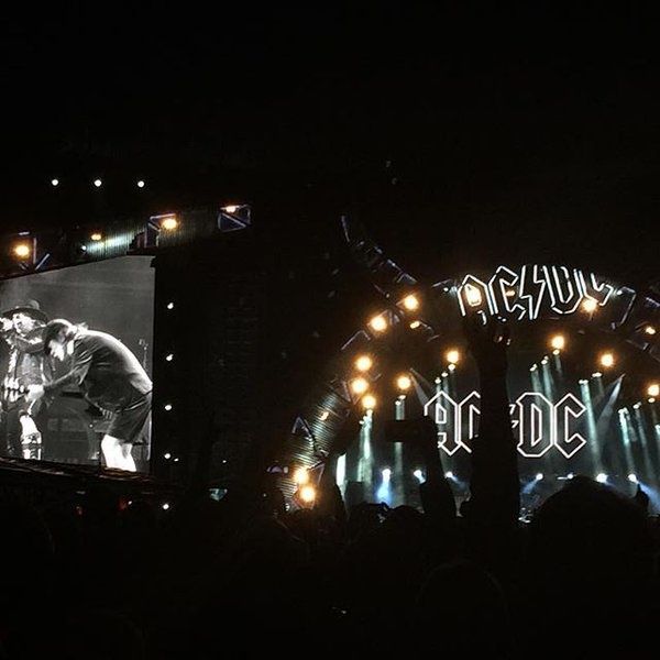 AC/DC (With Axl Rose)- Live At Vienne