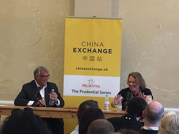 Axl Rose participe à un débat culturel à Londres