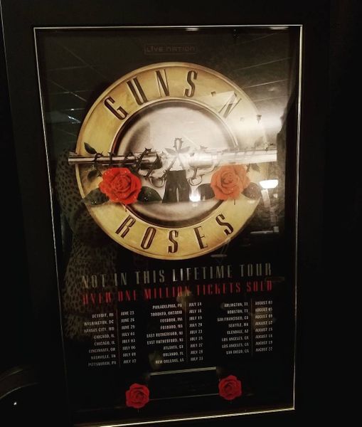Guns N' Roses- Live At Qualcomm Stadium