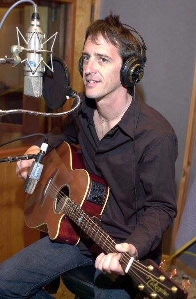 Izzy Stradlin interviewés par des fans