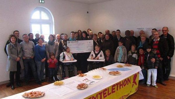 Un chèque d'un montant de 5 600 € remis à l'AFM Téléthon