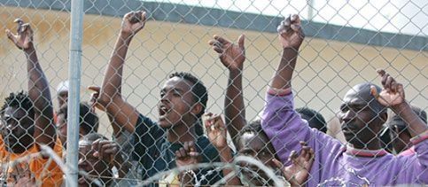 “Stato italiano smetta di fare da scafista per foraggiare politici”