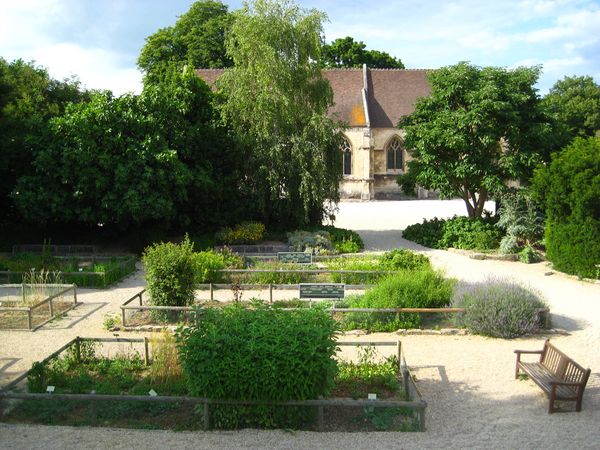 Les plantes potagères du capitulaire de Villis et du calendrier républicain