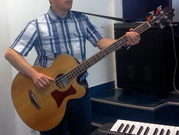 Guitare Basse électro-acoustique Tanglewood 155a