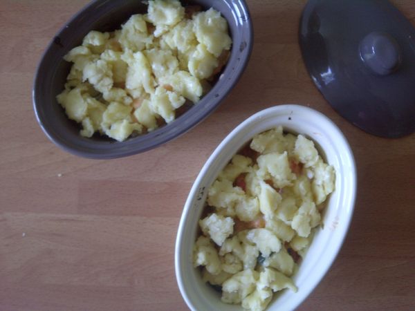 Crumble courgette/tomate et camembert