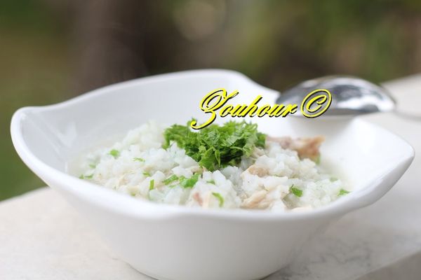 Soupe de poulet au riz (Chicken soup with rice)