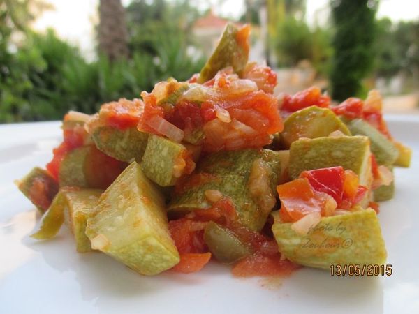 Courgettes aux tomates (Coussa makloubeh ma3 banadoura)