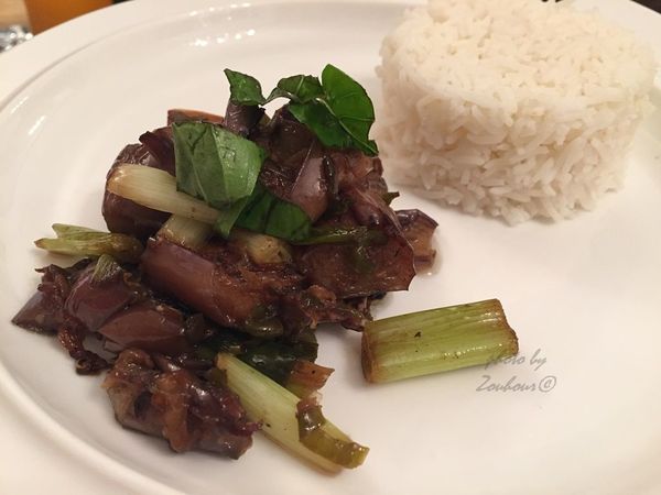 Aubergines sautées au Basilic, façon Hakkas