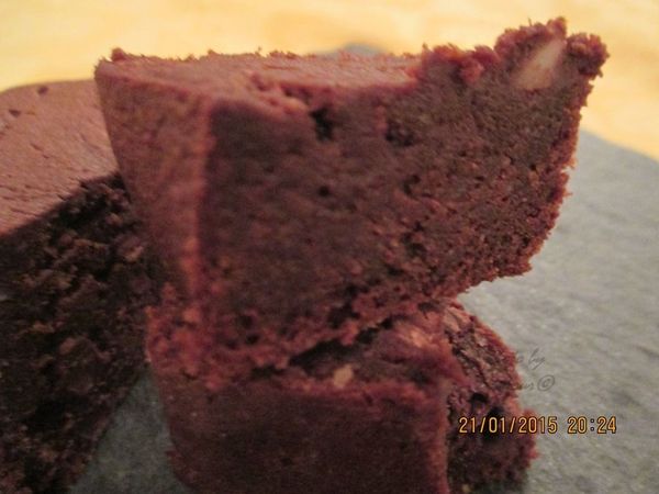 Cake aux chocolats et aux noisettes sans gluten