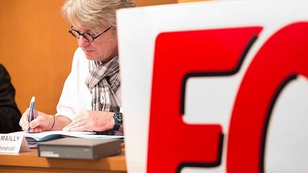 Imposer les valeurs républicaines et démocratiques