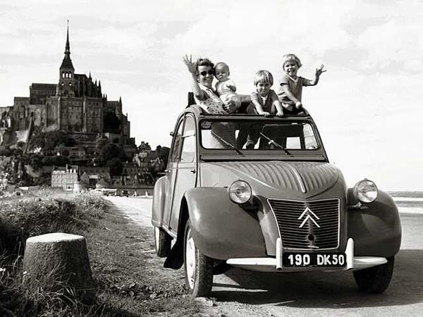 CITROËN CELEBRATES HOLIDAYS AT THE EPOQU’AUTO SHOW