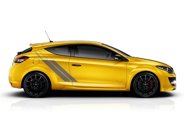 RENAULT MEGANE R.S. 275 TROPHY-R: ‘SPORTS MODEL OF THE YEAR 2014’!