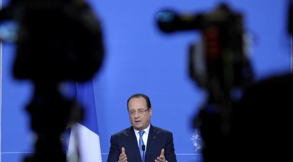 Révélations : encore une liaison cachée de François Hollande