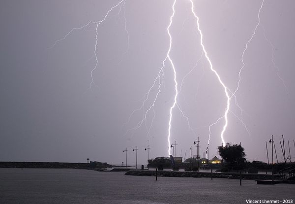 Foudre proche : orages du 4-10-2013 à Carnon (34)