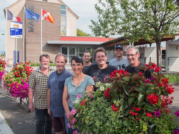 Les membres du jury prêts à parcourir les rues du village