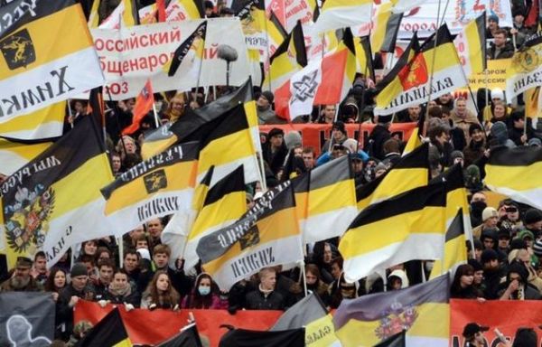 UKRAINE : QUAND DES NATIONALISTES RUSSES SOUTIENNENT…PRAVIY SEKTOR !