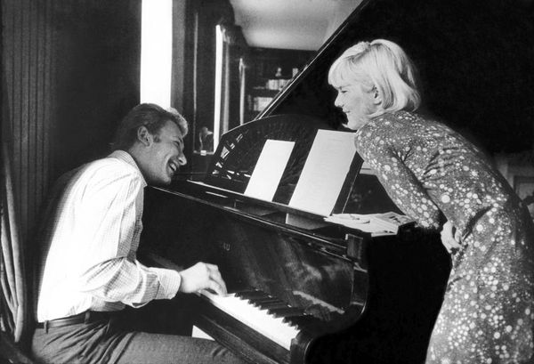 FRANCE INTER : LA LEÇON DE SYLVIE VARTAN À UN PETIT CUISTRE
