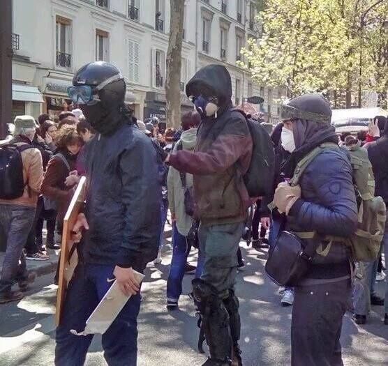 LOI EL KHOMRI : À PROPOS D'UNE DESCENTE DE "CASSEURS", RUE DE VAUGIRARD À PARIS...