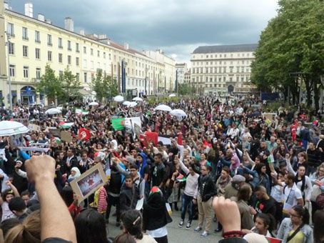 Israël assassin, Liberté pour la Palestine ! Plus de 2000 manifestants à St-Etienne samedi 12 juillet...