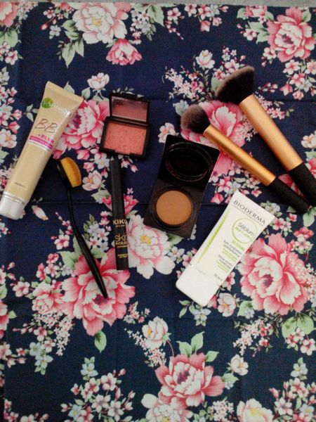 Maquillage du teint du moment